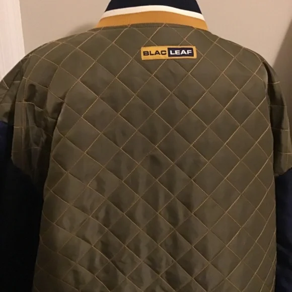 🔥SALE! BLAC-LEAF, QUILTED JACKET SIZE 4XL, HAS ONE SMALL HOLE ON RIGHT SHOULDER - Picture 3 of 5